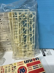 1/25 AMT FRUEHAUF TANGER UNION OR GULF OIL READ MODEL CAR KIT OPEN