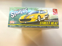 AMT Snapfast Slammers Street Heat 1998 Chrysler Concorde Plastic Model Kit(202)