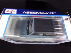 Maisto Ford Bronco Badlands 1/24 Scale Die Cast Metal Model Car Kit