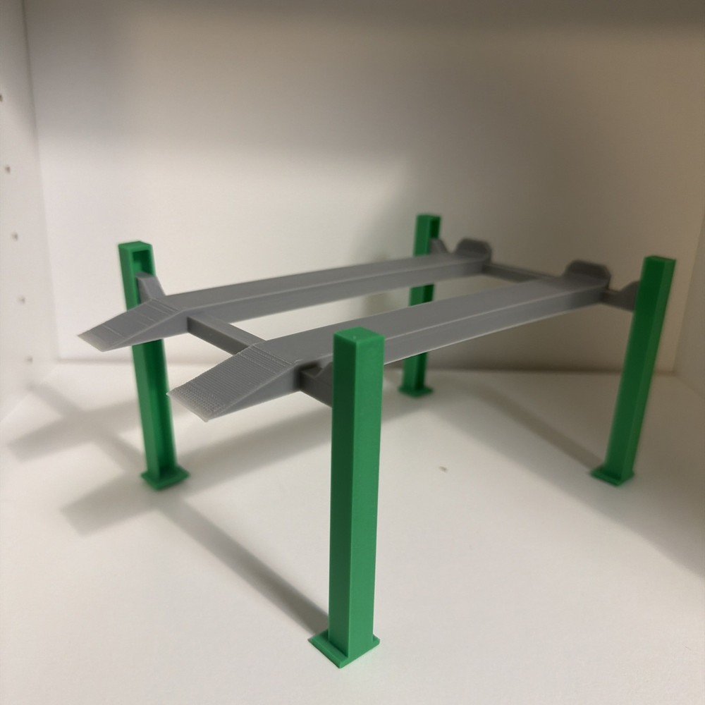 4 post model car lift 1:24 1:25 scale Green/ Gary Assembly required. Paintable!