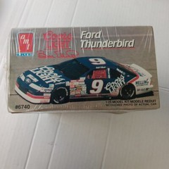 AMT 6740 FORD THUNDERBIRD BILL ELLIOTT COORS LITE 9 Model Car Kit FS 1/25 Vtg 91