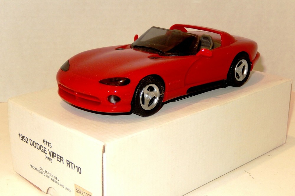NEW AMT 1992 DODGE VIPER RT/10 ROADSTER 1:25 DEALER PROMO CAR #6113 – MIB