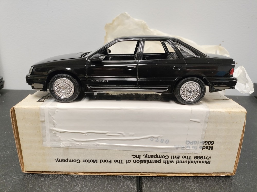 AMT ERTL 1989 FORD TAURUS SHO DEALER PROMO MODEL CAR 6066PO (BLACK) W/ ORIG BOX