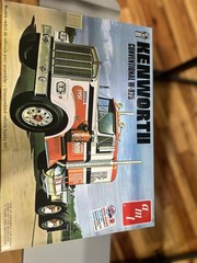 AMT #1021 Kenworth Conventional W-925 Tractor Model Kit 1:25 Scale, Unassembled