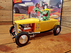 1932 Revell Ford Hot Rod Model Kit 1/8 HIGHBOY MR. GASSER – Comes With Frame!