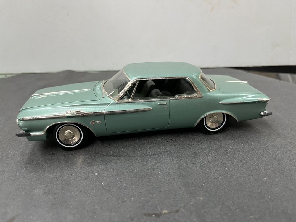 C13 Johan 1962 Plymouth Fury Hardtop Nice vintage built model 1/25 McM.