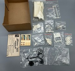 AMT ’23T BUDWEISER DELIVERY VAN MODEL KIT 1:25 Unbuilt