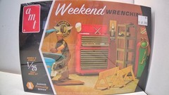 AMT Garage Accessory Series #1 WEEKEND WRENCHIN’ Model Kit #PPO15 1:25 Scale