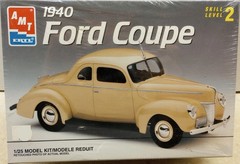 (Lot of 10) Vintage 1/25 scale auto and truck model kitS