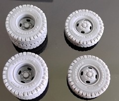 Resin 1/24 Scale: 15-inch “4-hole Truck” Dually Wheels W/ Thornbird Mud Tires