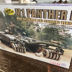 Dragon 1/35 M1 Panther II, Mine Detection and Clearing Vehicle Model Tank