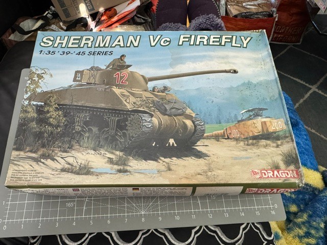 Dragon 1/35 Scale Sherman Vc Firefly Tank Model Kit #6121 Please Read Details