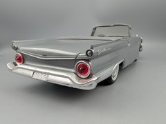 1959 FORD GALAXIE SILVER CONVERTIBLE 1/25 scale – PROMO Friction 2 Tone Interior
