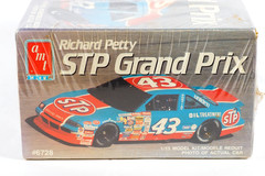 AMT ERTL #43 Richard Petty STP Grand Prix 6728 Vintage NASCAR Model 1:25 SEALED!