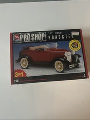 AMT ERTL PRO SHOP 1932 Ford Roadster 3 In 1 1:25 Scaled Sealed In Plastic