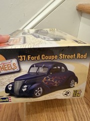 REVELL ’37 FORD COUPE STREET ROD CALIFORNIA WHEELS “NEW”