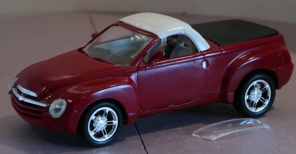 Built up Chevy SSR 1:25 Scale Model Kit