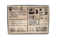 New AMT 1:25 Scale 2005 Mitsubishi Lancer Evo Model Kit AMT1552M
