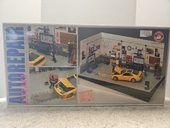 *RARE* Vntg 1980’s -90’s Constructo Auto Repair Diorama 1:18 Garage Model Kit