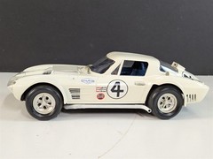 Accurate Miniatures 1964 Corvette Grand Sport Sebring Model Car Kit Built 1/24