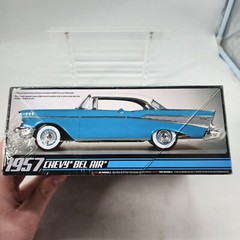 AMT 1957 Chevy Bel Air Model Car Scale 1:25 – Blue/White Skill 2