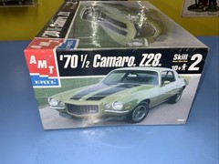 AMT Chevy 70 1/2 Camaro Z-28 #30086-1HD Released in 2001 NEW