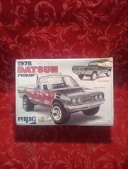 M13A factory sealed MPC 1/25 1978 DATSUN PICKUP truck model kit 1-7808