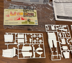 Revell 1932 Ford Highboy Street Rod 1:25 Model Kit #85-7625 1997 Open Box LOOK!
