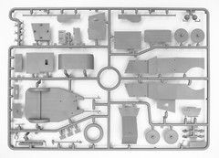 Model T RNAS Armoured Car with WWI British Tank Crew 1/35 ICM 35670