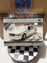 NYPD FORD CROWN VIC TESTORS 1/24 METAL MODEL KIT SKILL LEVEL 2 New SEALED Box