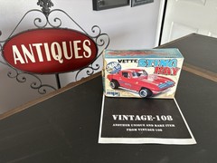 Vintage 1/32 Vette Stingray Snap Model Kit Red White & Blue #1-3213 MPC built