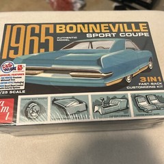 AMT 1965 Pontiac Bonneville Sport Coupe 3’n1 1260 1:25 Plastic Model Kit