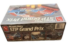 AMT Ertl #43 Richard Petty STP Grand Prix 1/25 Scale Model Kit #6728-SEALED BOX