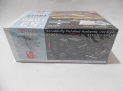 AMT ’53 Ford Pickup Truck 3 in 1 Retro Deluxe Trophy Series Kit AMT882