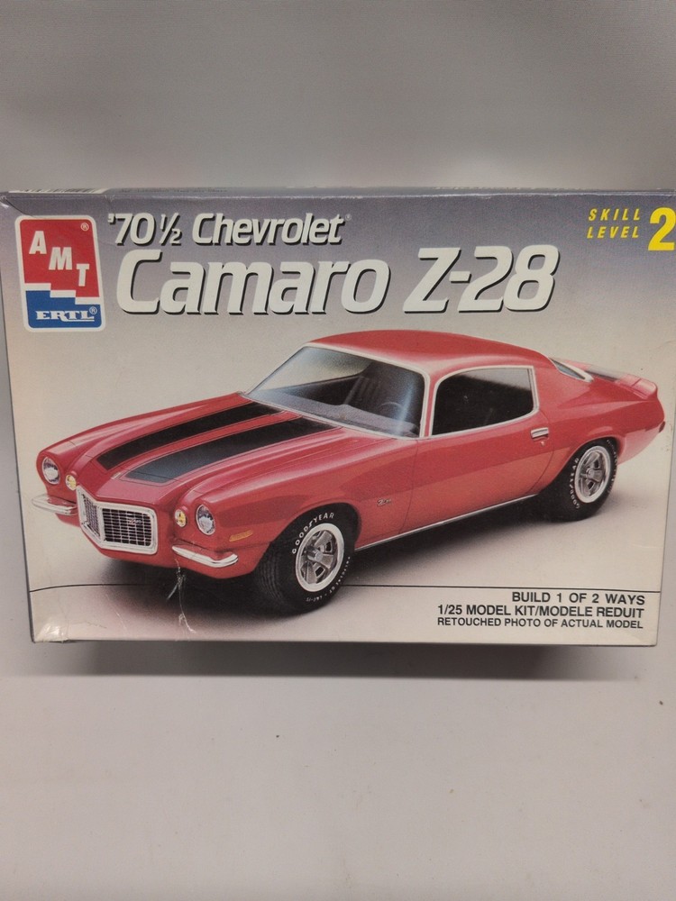AMT #6896 1/25 1970 1/2 Chevrolet Camaro Z-28 Open Box