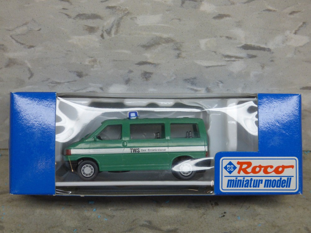 Roco Minitanks 1/87 Scale Modern West German VW T4 Gas Utility Van Lot #3650K