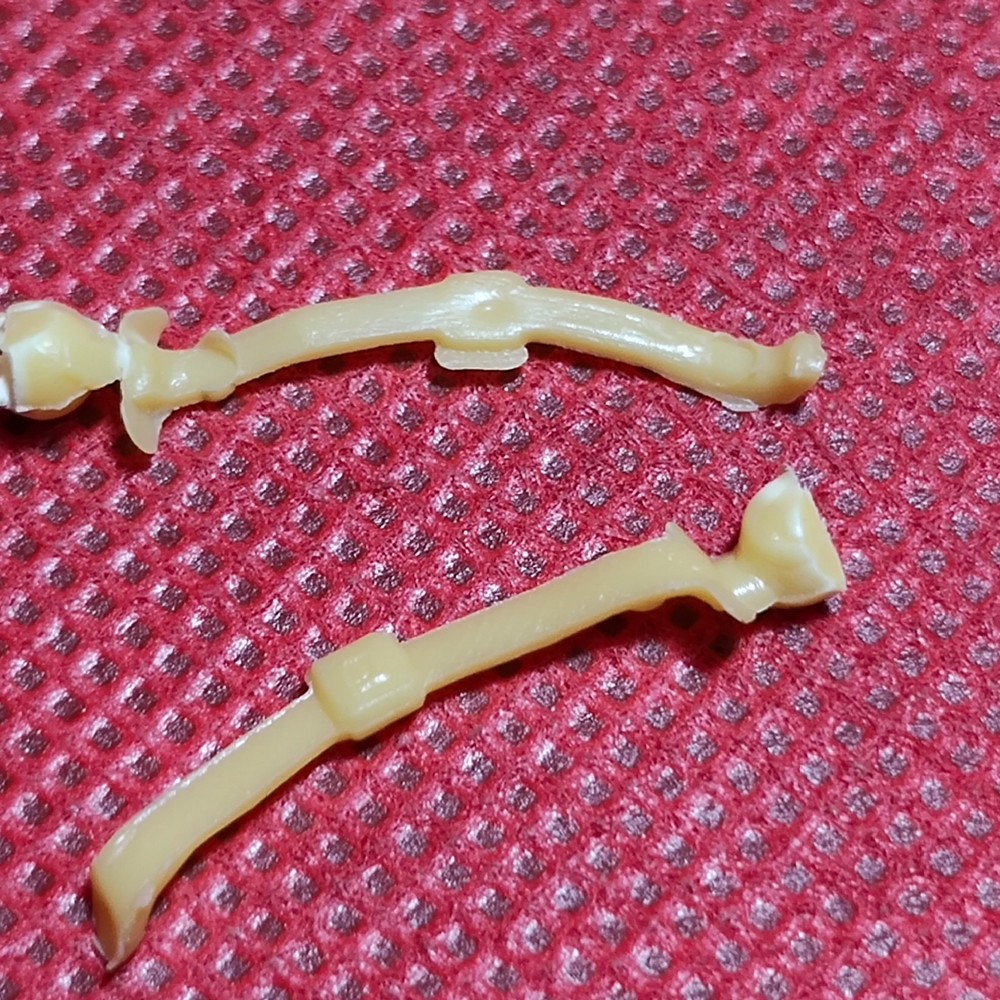 Seat Belts 1975 Chevy Corvette Convertible 1:25 Scale Model Car Part MPC