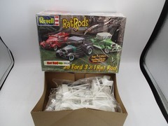 1/25 SCALE REVELL MODEL KIT OPENED / SEALED PARTS ’29 3 ‘n 1 RAT ROD #85-2348