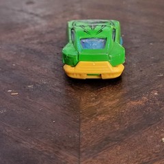 GREENBRIER SUNTOYS 9891 GREEN BLUE & YELLOW DIECAST 2 3/4″ CAR W/ COBRA SNAKE