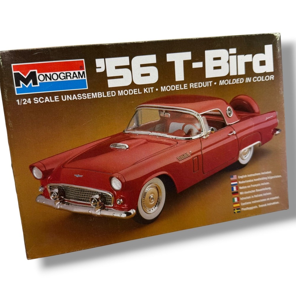 AMT/ERTL Chevrolet C-1500 Sportside model kit. 1/25 vintage