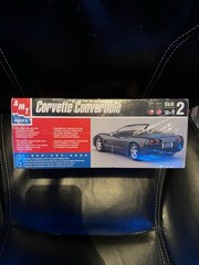 AMT 1998 ’98 Chevy Corvette C6 Convertible Sealed 1:25 Plastic Model Kit 8329