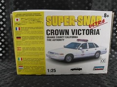 1997 Lindberg Super-Snap 72715 CROWN VICTORIA ORANGE CO. CA FIRE AUTH. 1:25 NIB