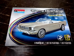 1964 1/2 MUSTANG CONVERTIBLE DREAM RIDES 1:24 Scale MODEL Car KIT MONOGRAM NeW