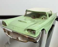 VINTAGE AMT 1958 FORD THUNDERBIRD GREEN DEALER PROMO MODEL TOY 1/25