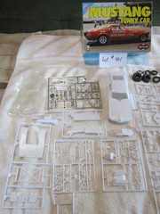 POLAR LIGHTS GAS RONDA MUSTANG FUNNY CAR JUNKYAR MODEL KIT LOT #401