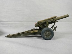 Built 1/35 M7 variant US Army Prime Mover with M1a1 155mm towed howitzer