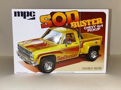 2023 MPC Sod Buster 1981 Chevy 4×4 Pickup Model Kit 972/12 Scale 1:25
