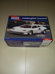 1995 MONOGRAM Lamborghini Countach OPEN BOX 1:24 Model Car Kit 2769