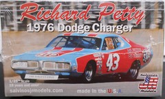 SALVINOS #43 STP RICHARD PETTY 1976 DODGE CHARGER NASCAR STOCK CAR KIT – 1/25