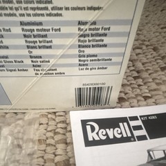 Revell ’57 Ford Custom 2’n1 Car Model Kit 1:25 Plastic Unassembled 4283